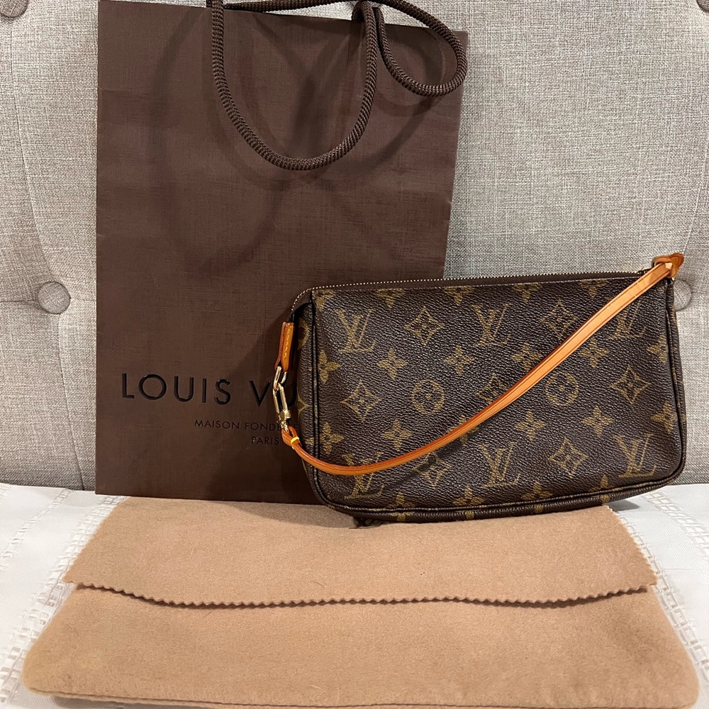 Louis Vuittion Pochette Accessoires
